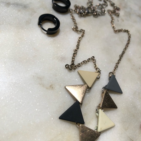 Fun geo set - metallic triangle necklace & glass or similar geometric hoops - Picture 4 of 5